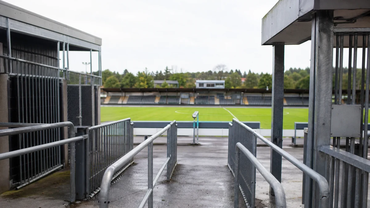 Kuvituskuva anonyymista jalkapalloymparistosta.