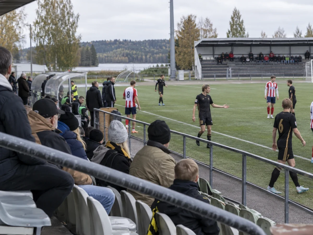 SJK Akatemia kaatoi sarjakärki KooTeePeen maalein 4-3