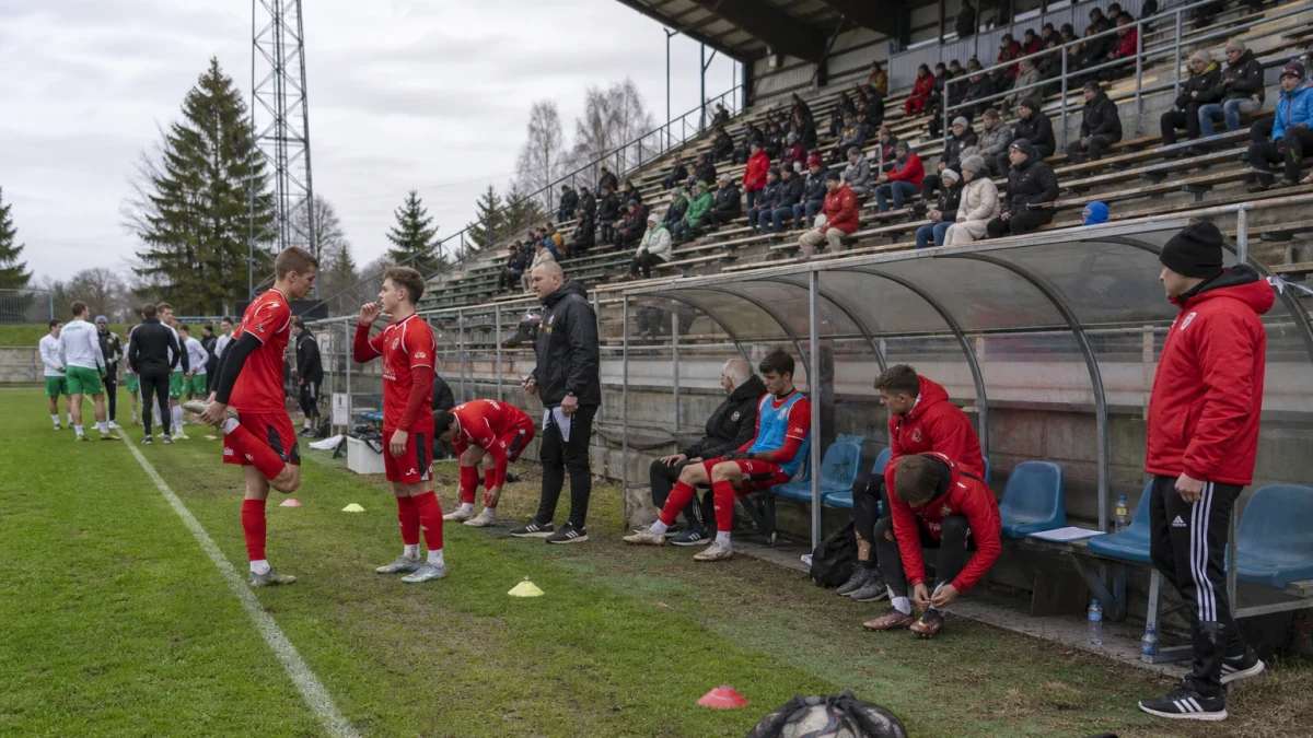 Ykkösliigan kärki Kooteepee matkustaa JIPPO:n vieraaksi